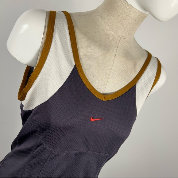 Nike Black and White Athletic Top with Gold Trim Women’s Size M - Picture 3 of 8